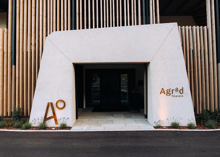 فندق Agrad